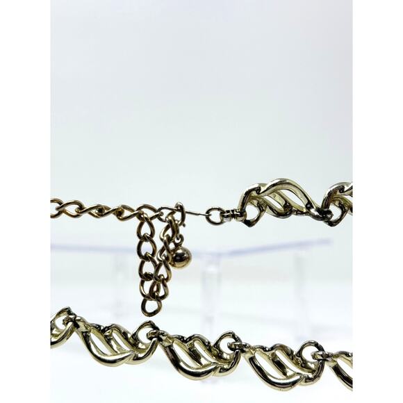 Vintage Gold Tone Fashion Necklace Chocker Hook Closure Unique Adjustable - Picture 3 of 6